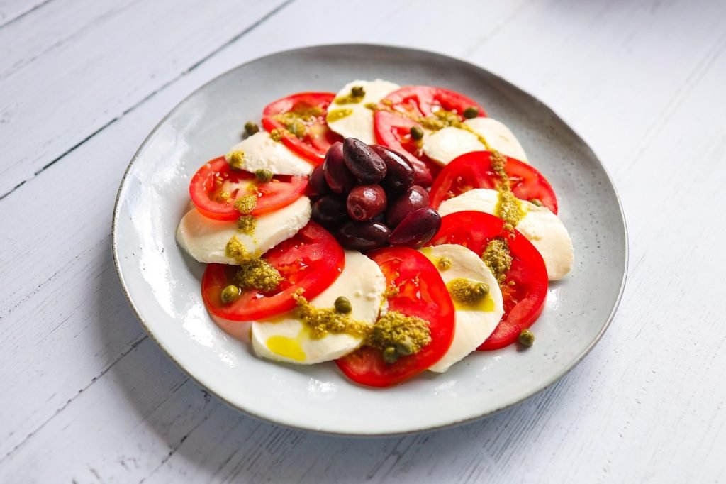mozzarella-salad-5377848_1280